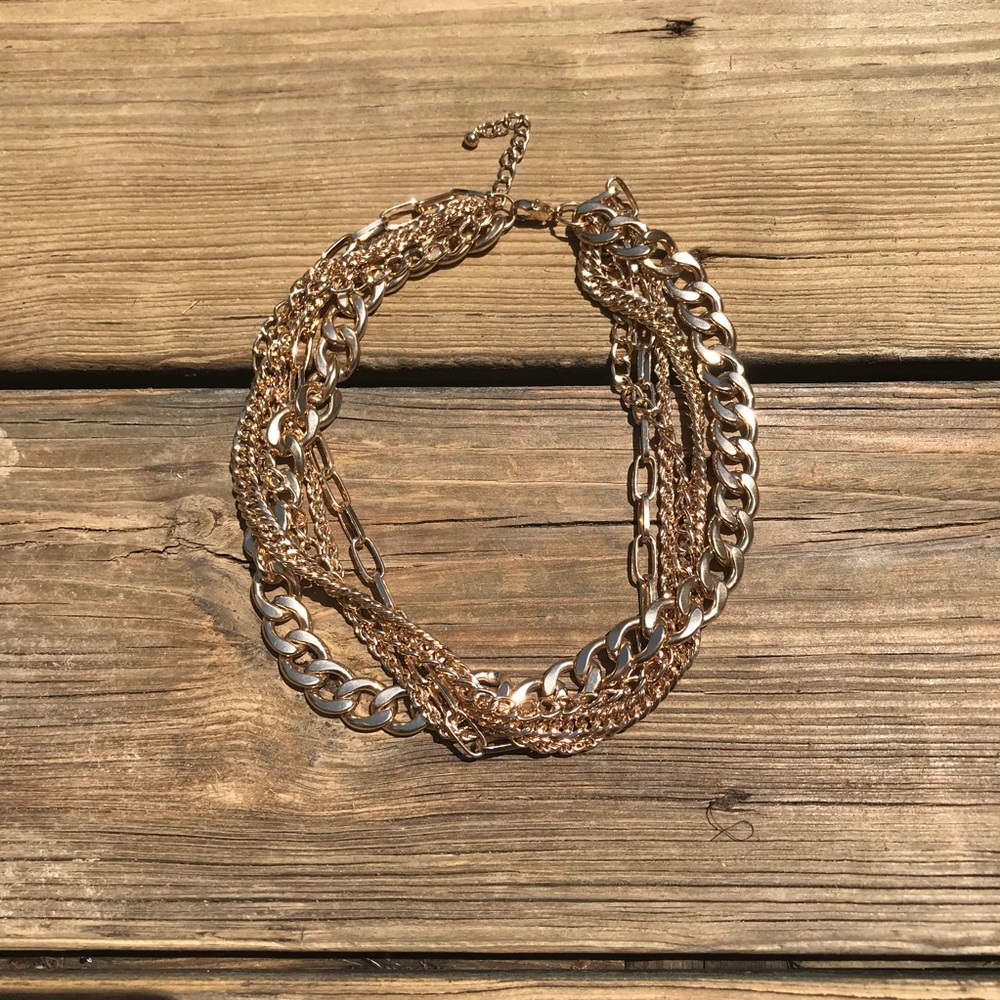 🔵 Gold Statement Necklace